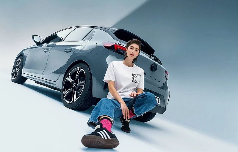 Jetzt online stöbern: Neuer Opel Collection Shop mit Mode und Accessoires im klaren, mutigen Opel-Style