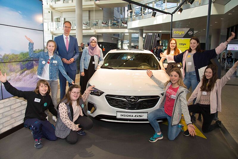 Girls‘ Day bei Opel: Mädchen erkunden Berufsangebote in Technik und Naturwissenschaften